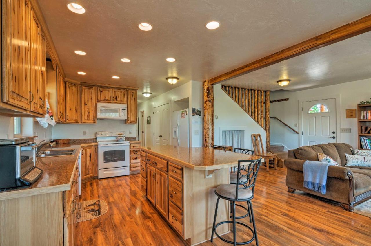Cozy Henrieville Cabin 18 Mi To Bryce Canyon Np! 外观 照片