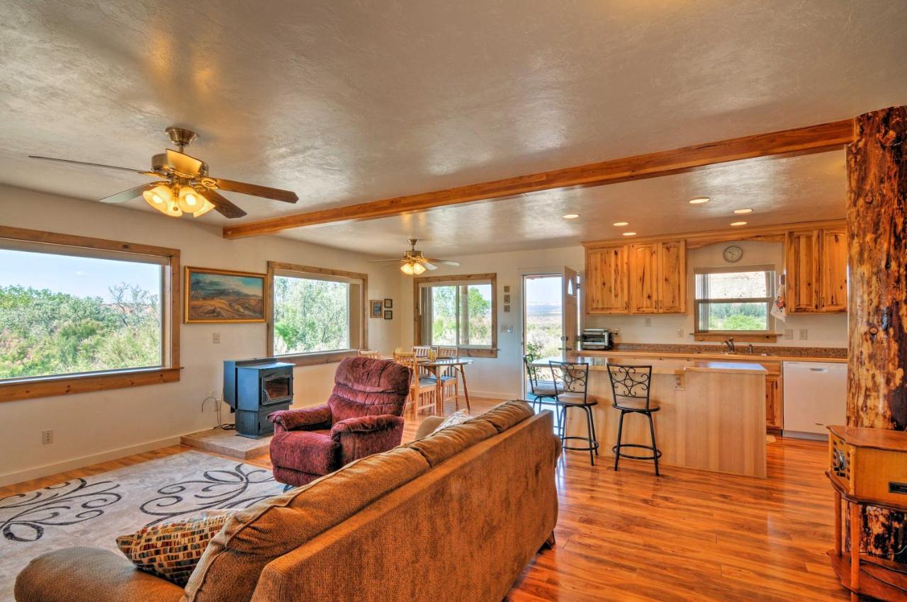 Cozy Henrieville Cabin 18 Mi To Bryce Canyon Np! 外观 照片