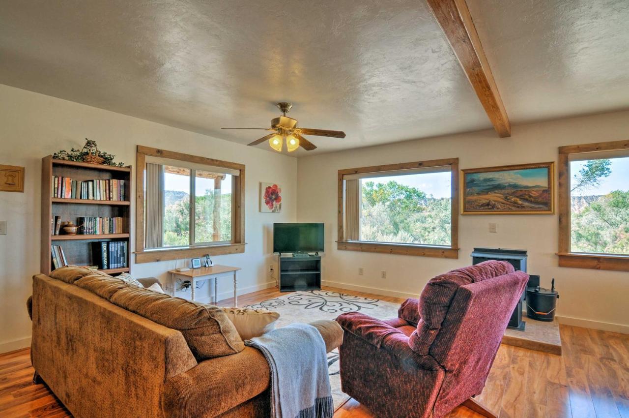 Cozy Henrieville Cabin 18 Mi To Bryce Canyon Np! 外观 照片